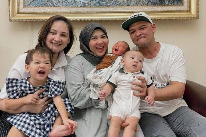 6 Anak Artis yang Masih Kecil Tapi Sudah Jadi Om dan Tante, Gemas!