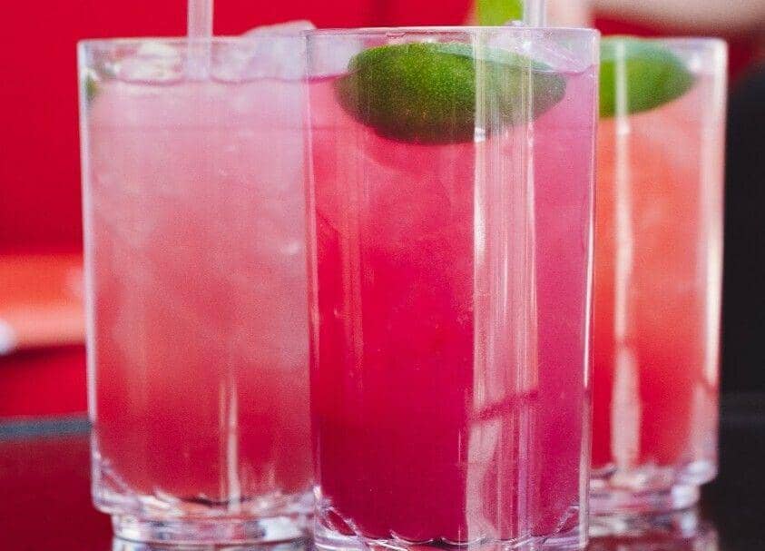 ilustrasi es kopyor klasik (unsplash.com/Wesley Tingey)