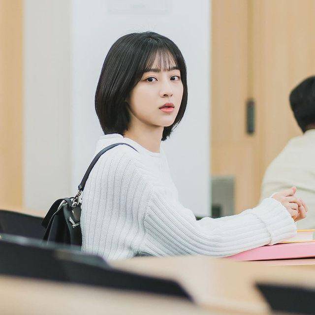 Kang Min Ah di drama At a Distance, Spring is Green (instagram.com/atadistancespringisgreen)