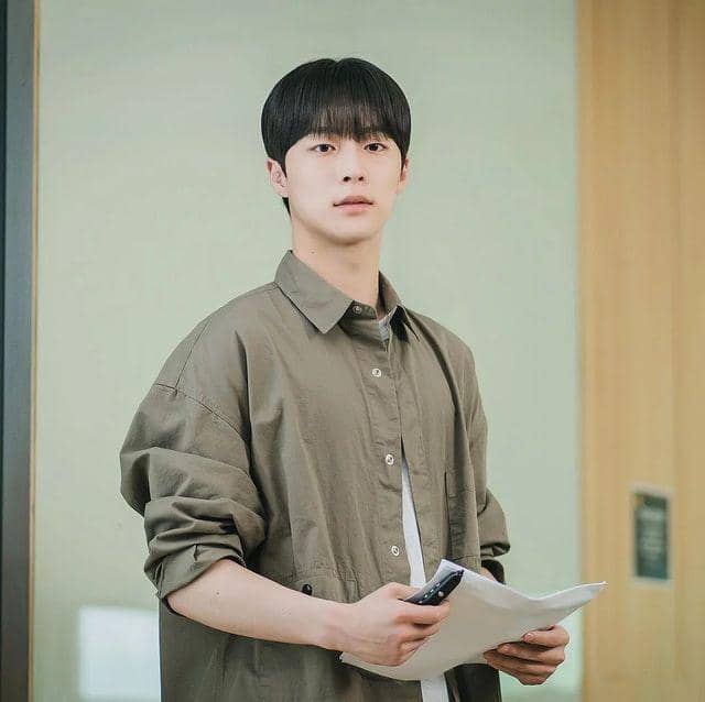 Bae In Hyuk di drama At a Distance, Spring is Green (instagram.com/atadistancespringisgreen)