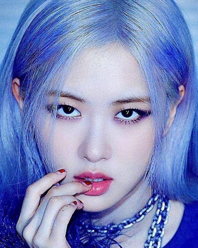 nail art Rose BLACKPINK (instagram.com/blackpinkfashionupdate)