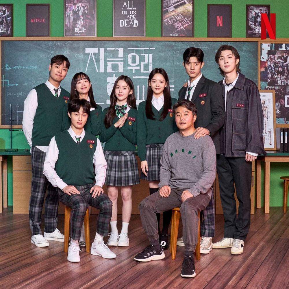Yoo In Soo bareng pemeran All of Us Are Dead (instagram.com/netflixkr)