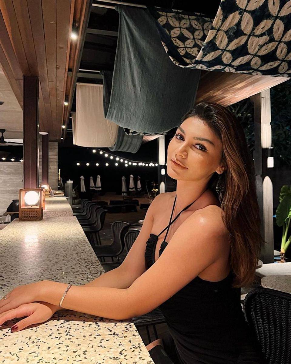 Jihane Almira (instagram.com/jihanealmira)