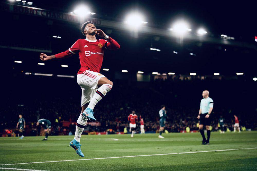 Jadon Sancho saat merayakan gol di Old Trafford. (twitter.com/ManUtd)