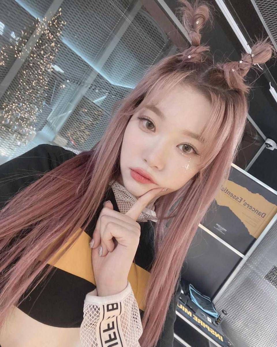Tsuki Billlie (instagram.com/tsuki.billlies)