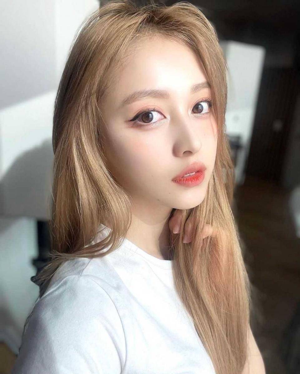 Yoona bugAboo (instagram.com/bugaboo_offcl)