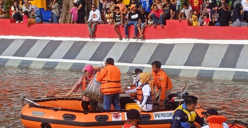 Pelepasliaran tiga jenis ikan endemik Sungai Musi di Sungai Sekanak dan Lambidaro (IDN Times/istimewa)