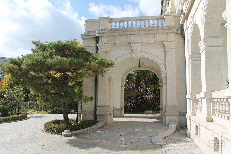 potret bagian teras Unhyeongung Yanggwan (m.blog.naver.com/daitouryou)