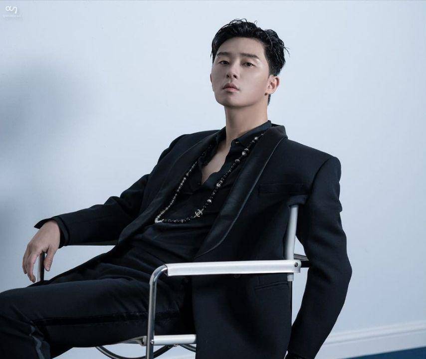 Park Seo Joon (instagram.com/awesome_ent_official)
