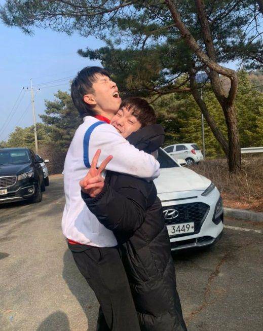 Yoo In Soo bareng pemeran All of Us Are Dead (instagram.com/tmdrbs782)
