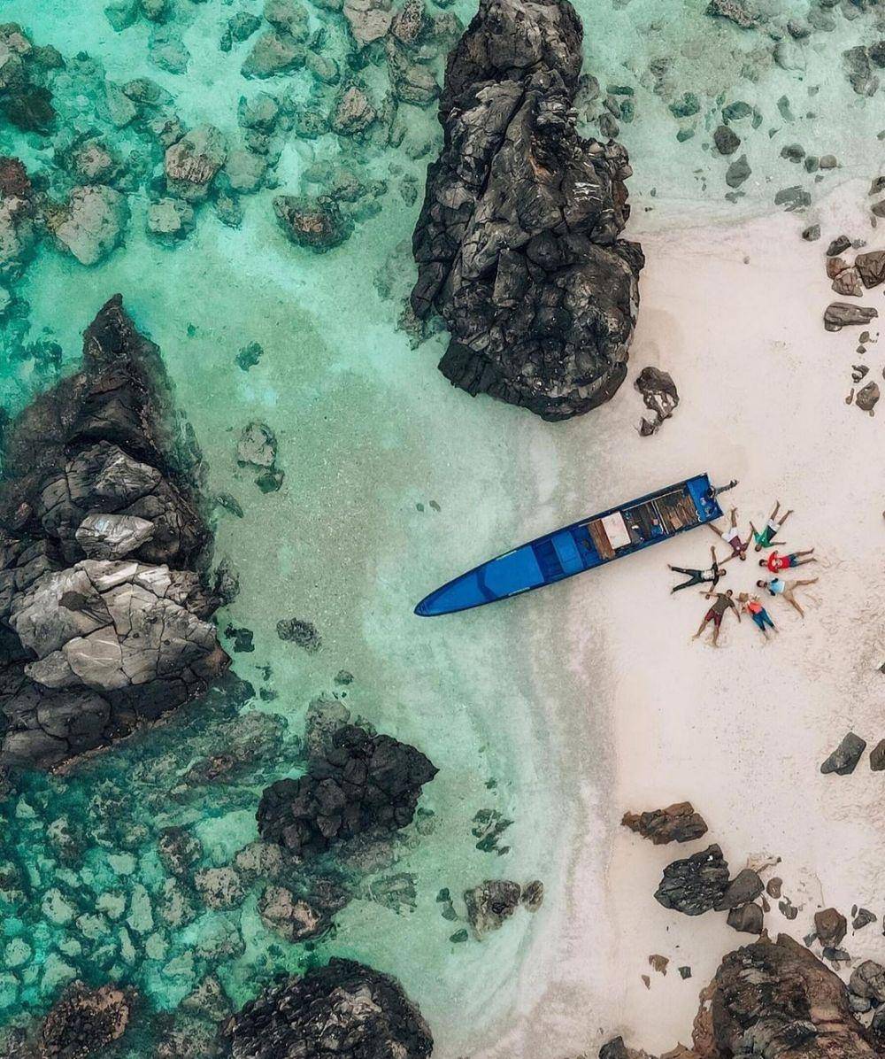 Pulau Failonga (instagram.com/exploretidorekepulauan)