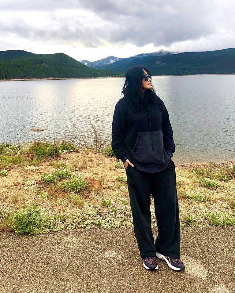 potret Atiek CB yang kini tinggal di Amerika Serikat. (instagram.com/atiekcb.official)