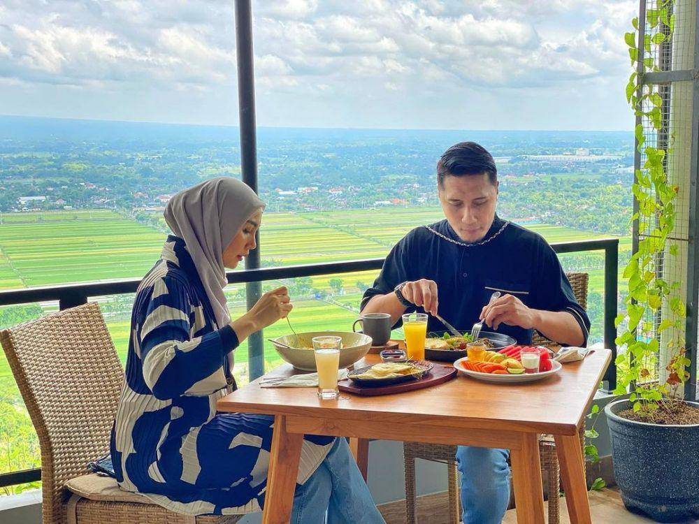 Arie Untung dan Fenita Arie (instagram.com/fenitarie)