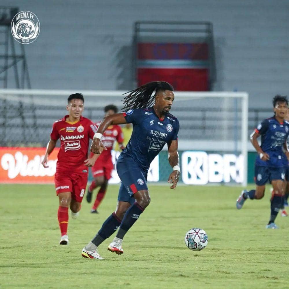 Striker Arema FC, Carlos Fortes saat bermain kontra Persija Jakarta. Instagram/aremafcofficial