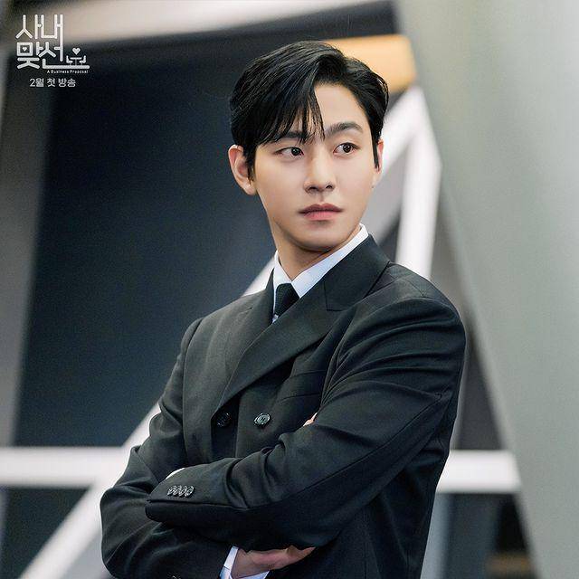 Ahn Hyo Seop di drama A Business Proposal (instagram.com/sbsdrama.official)