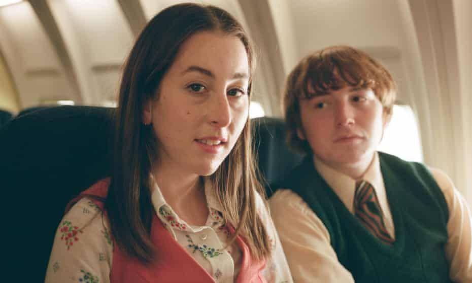 Adegan film Licorice Pizza (dok. Focus Features via theguardian.com)