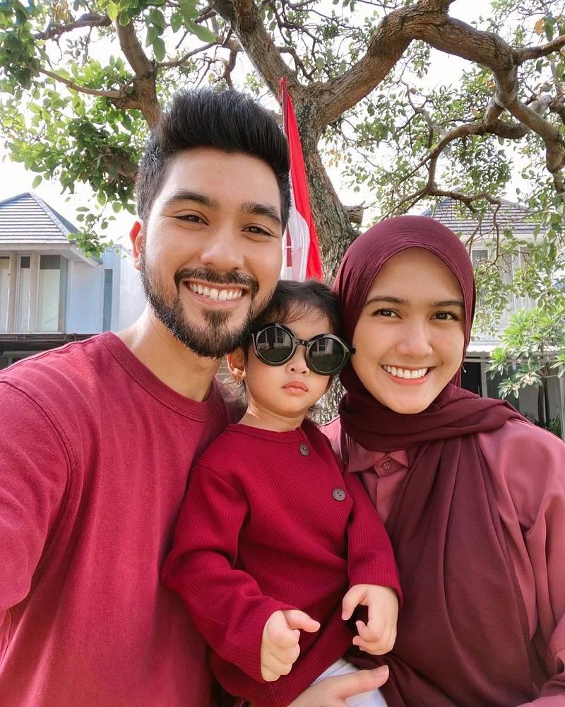 potret Annasya Xiveria Annov dan kedua orang tuanya(instagram.com/annissanns)