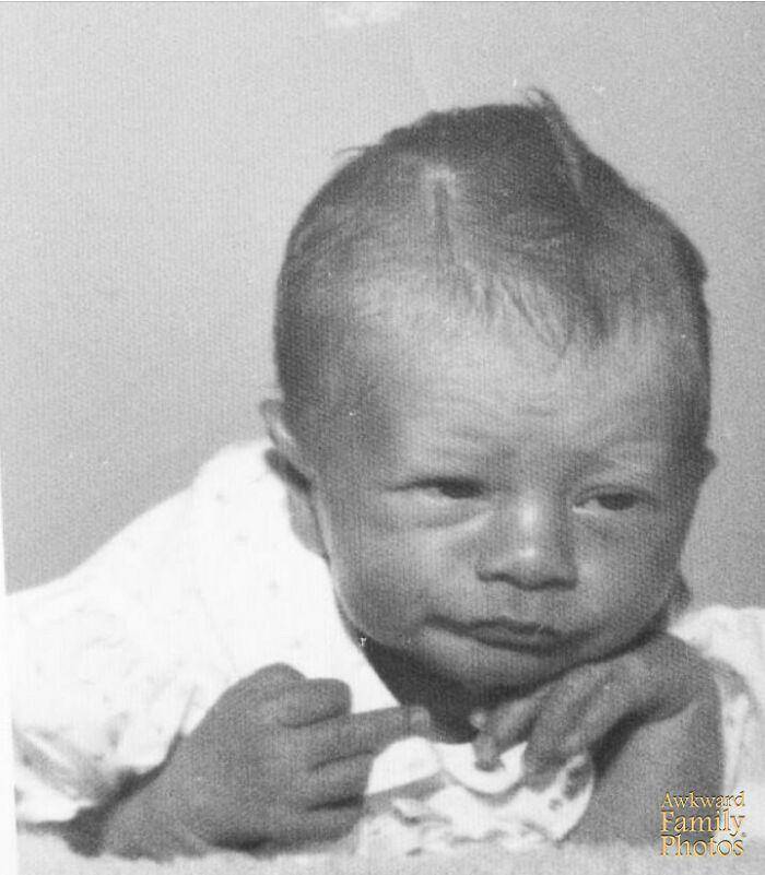 foto saat bayi terkocak (instagram.com/awkwardfamilyphotos)