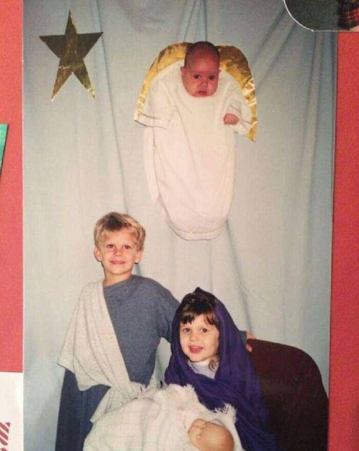 foto saat bayi terkocak (instagram.com/awkwardfamilyphotos)