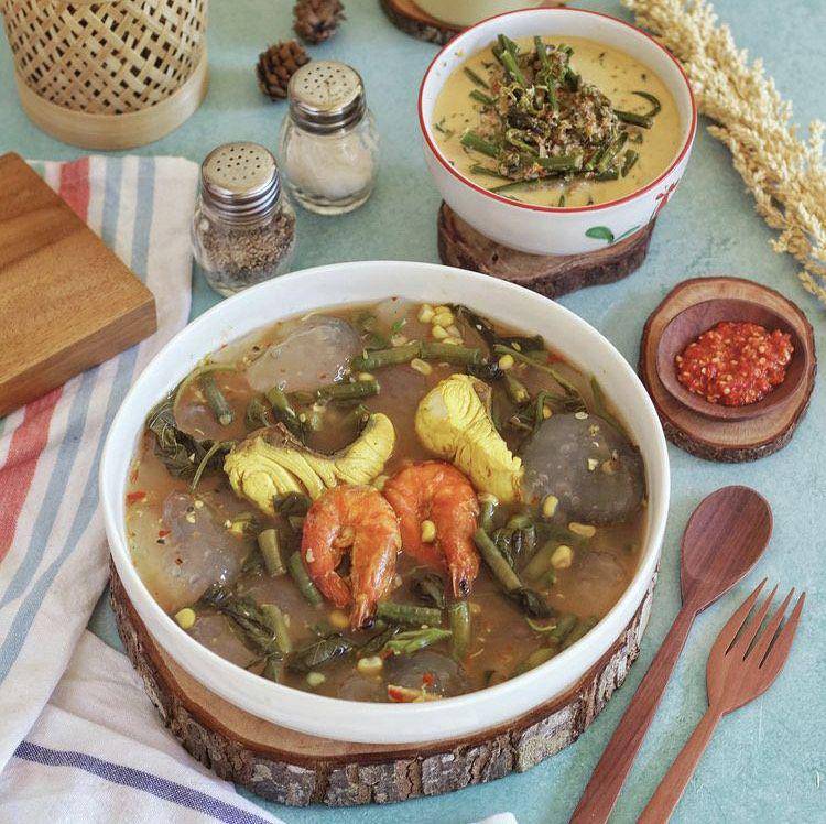 kapurung (instagram.com/ngemil_lucu)