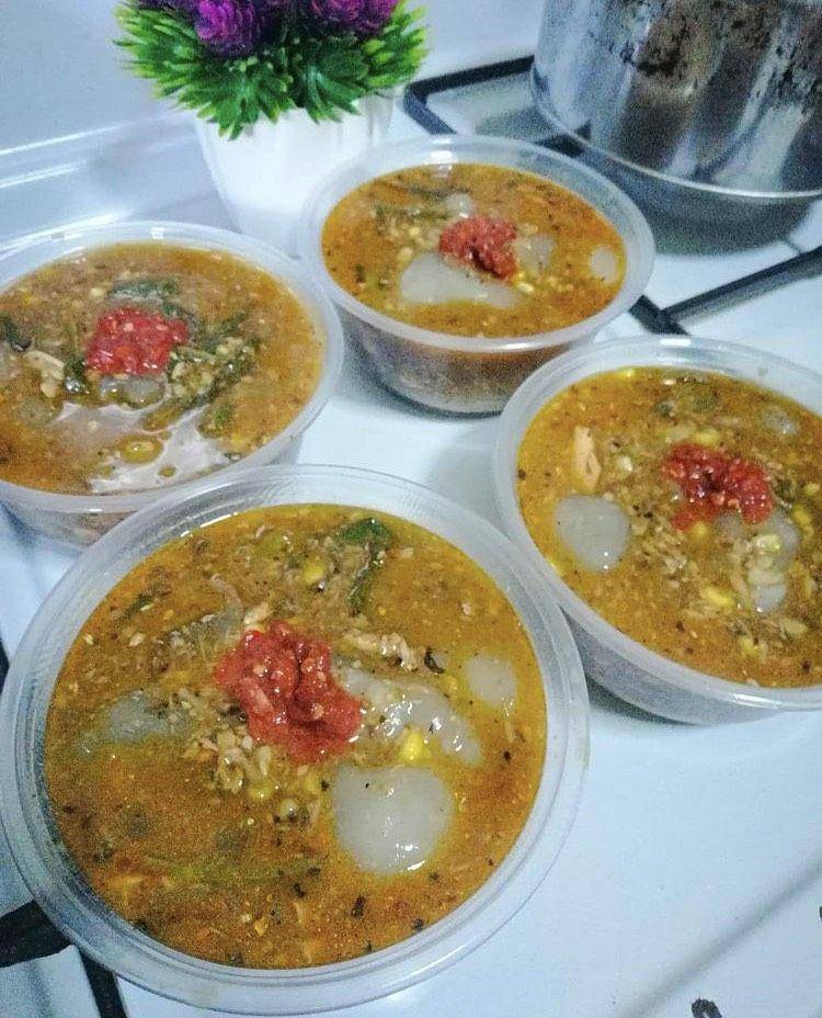 kapurung (instagram.com/mitta_arfita)