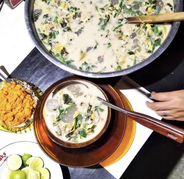kapurung (instagram.com/kapurung_aroma_palopo_tidung)