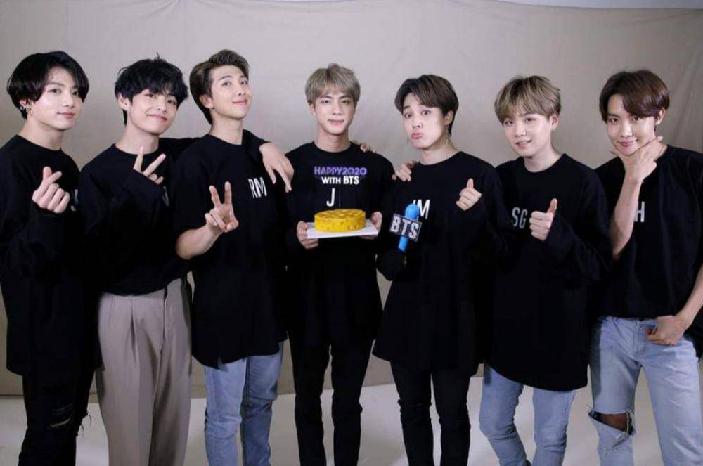 BTS (facebook.com/bangtan.official)