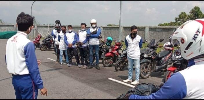 Bikers Honda BeAT Club Jajal Indako Safety Riding Centre Medan