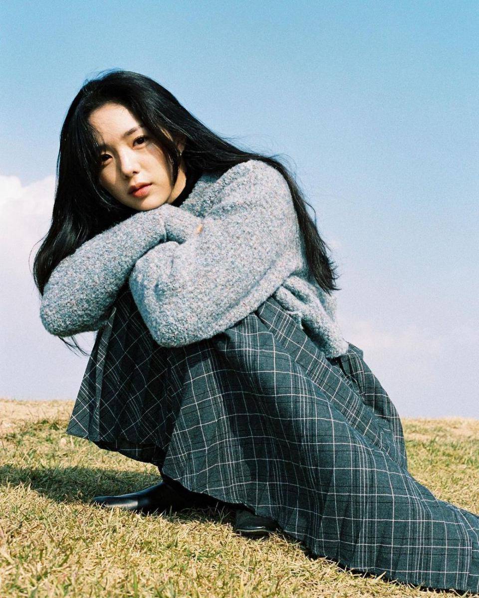Feminim style ala Chae Soo Bin (instagram.com/soobinms)
