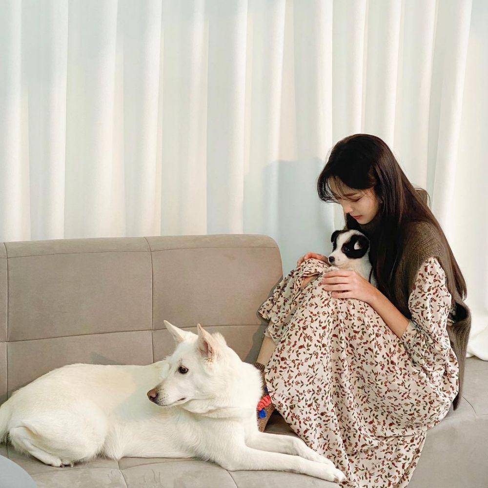 Feminim style ala Chae Soo Bin (instagram.com/soobinms)