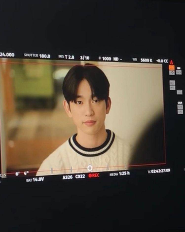 Jinyoung GOT7 (instagram.com/jinyoung_0922jy)