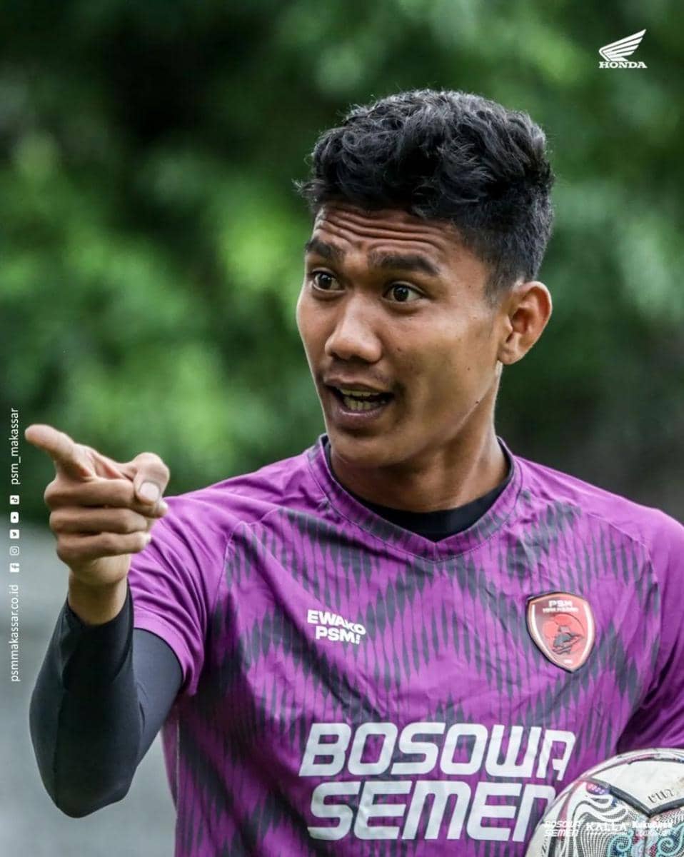 Kiper PSM Makassar Hilman Syah dalam sesi latihan di Lapangan Karya Manunggal Sidakarya Denpasar, 4 Februari 2022. (Instagram.com/psm_makassar)