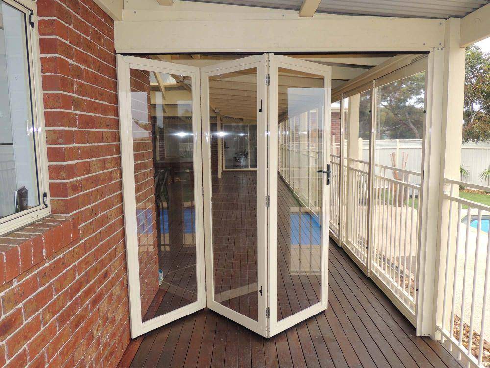 Ilustrasi pintu lipat (optiscreen.com.au)