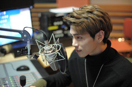 10 Lagu Jonghyun SHINee yang Cocok Didengar Kala Hujan, Ada Favoritmu?