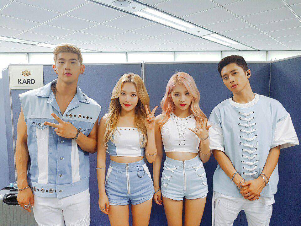 KARD Era Hola-Hola ( twitter.com/kard_official )