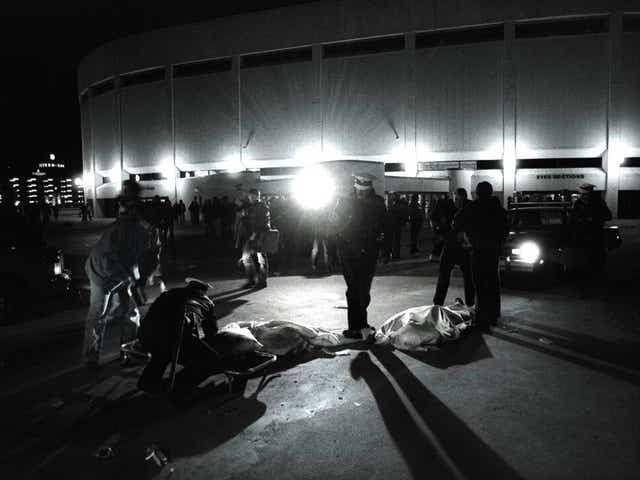 Korban tewas di konser The Who pada 3 Desember 1979. (AP/Ed Reinke)