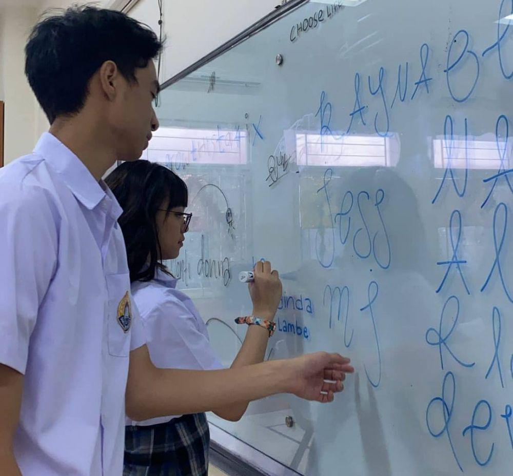 cuplikan penampilan Devano Danendra dan Naura Ayu bintangi series My Nerd Girl (dok. Screenplay Films/My Nerd Girl)