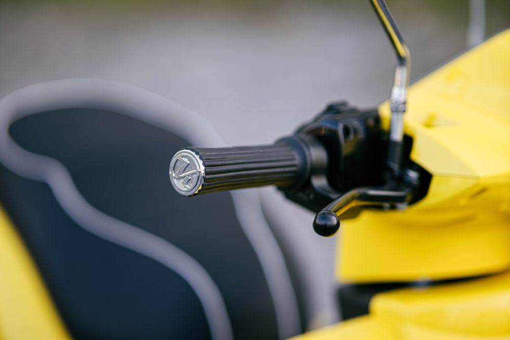 Potret throttle sepeda motor (unsplash.com/Kumpan Electric)
