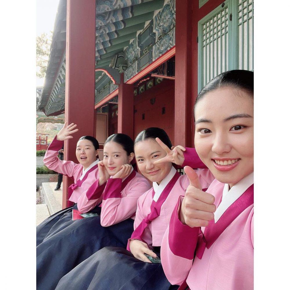 Lee Min Ji, Lee See Young, Lee Eun Saem, dan Hal Yu Ri (instagram.com/minminji_1101)