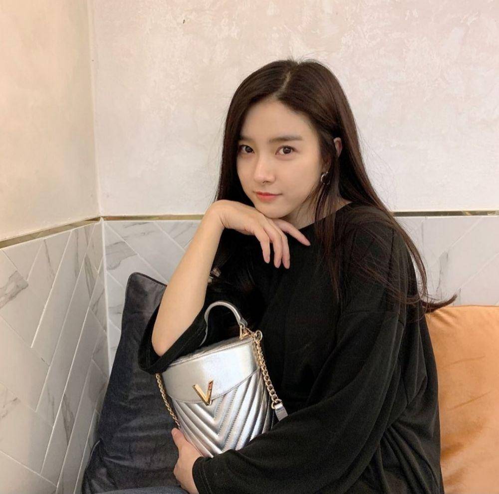 Kim So Eun (instagram.com/socun89)