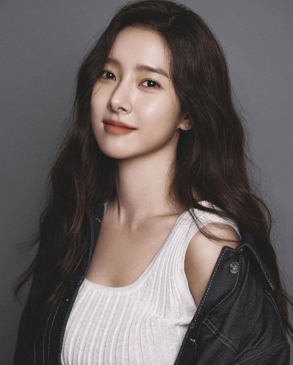 Kim So Eun (instagram.com/socun89)