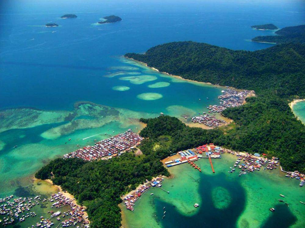 pemandangan Tunku Abdul Rahman National Park dari atas (instagram.com/travel_theworld_with_sjoerd)