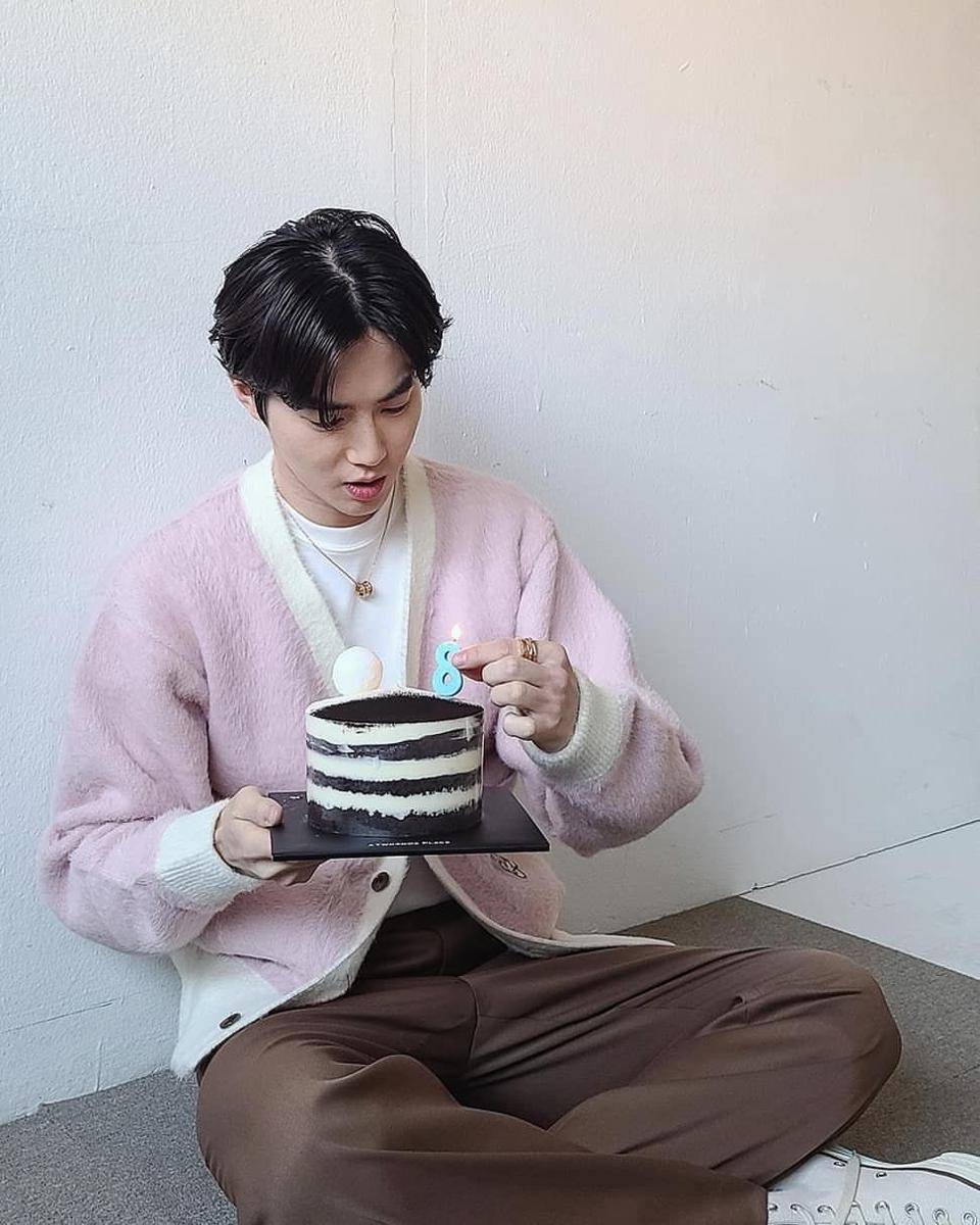 Gaya busana Suho EXO (instagram.com/kimjuncotton)