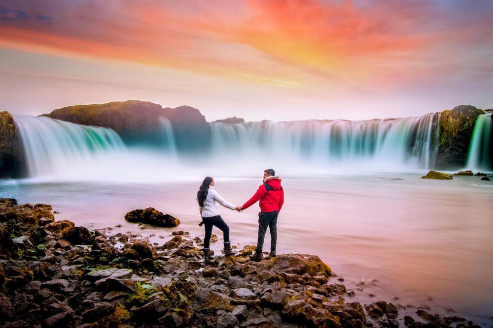 7 Potret Keindahan Godafoss, Air Terjun Super Cantik di Islandia
