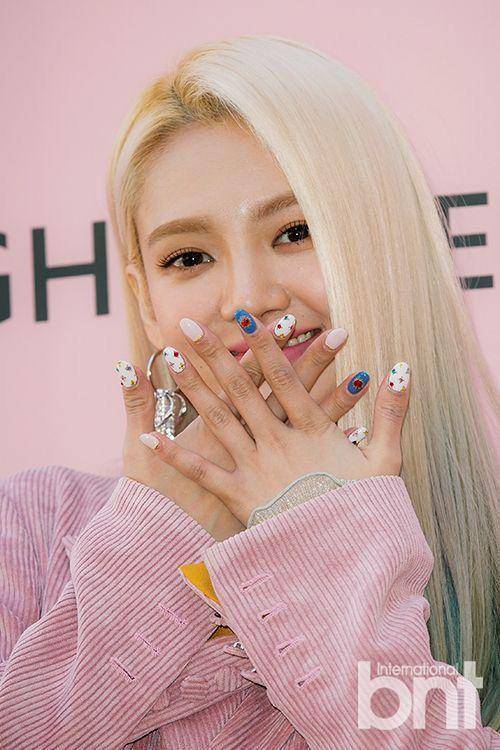 nail art member SNSD (twitter.com/SMGirls4)