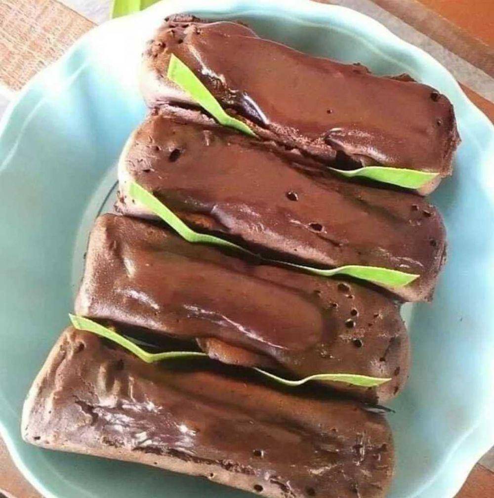Pukis cokelat (instagram.com/kulinerio)