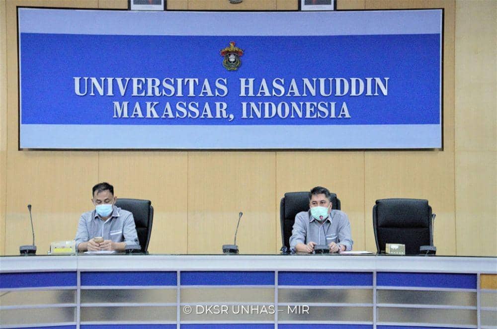 Suasana rapat koordinasi Wisuda Periode III Tahap 1 Tahun Akademik 2021/22 di Ruang Rapat Senat Akademik, Lantai 2 Gedung Rektorat Unhas, Selasa 8 Februari 2022. (Dok. Direktorat Komunikasi Universitas Hasanuddin)