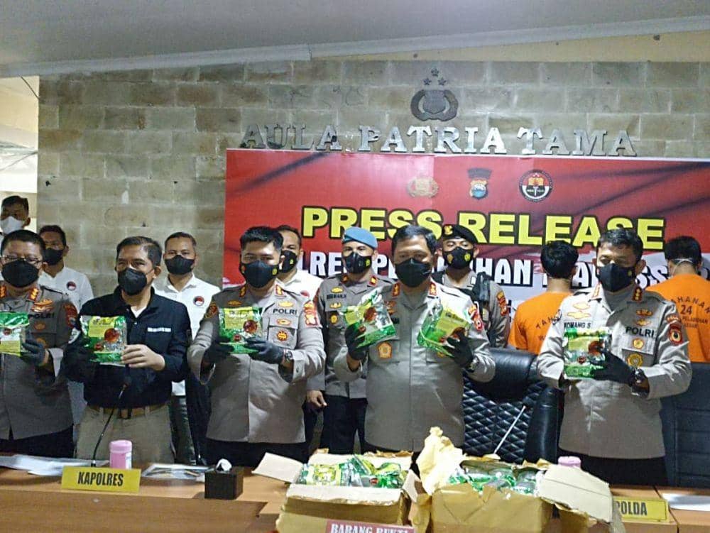 Ekspos hasil tangkapan kasus penyelundupan sabu 21 kilogram di Polres Pelabuhan Makassar / Istimewa
