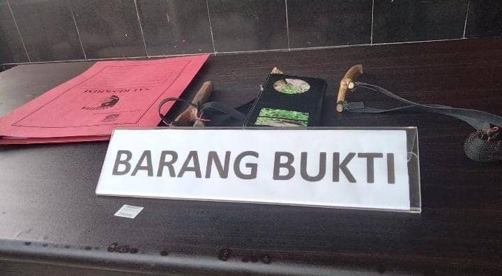 Barang bukti ketapel yang digunakan para pelaku (IDN Times/istimewa)