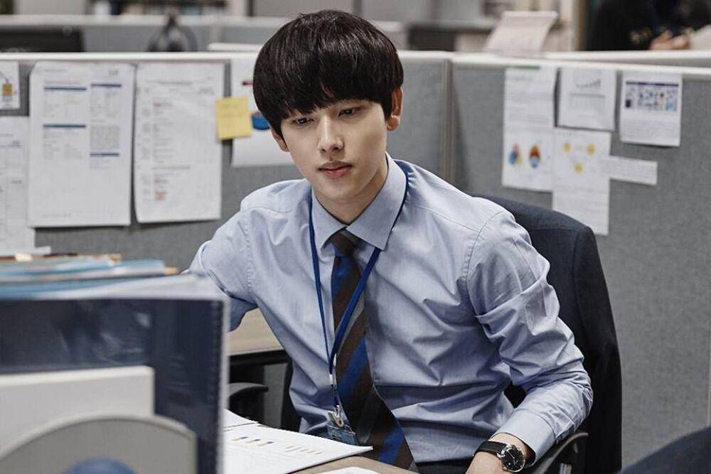 Im Siwan di drama Misaeng: Incomplete Life (youtube.com/tvN Drama)